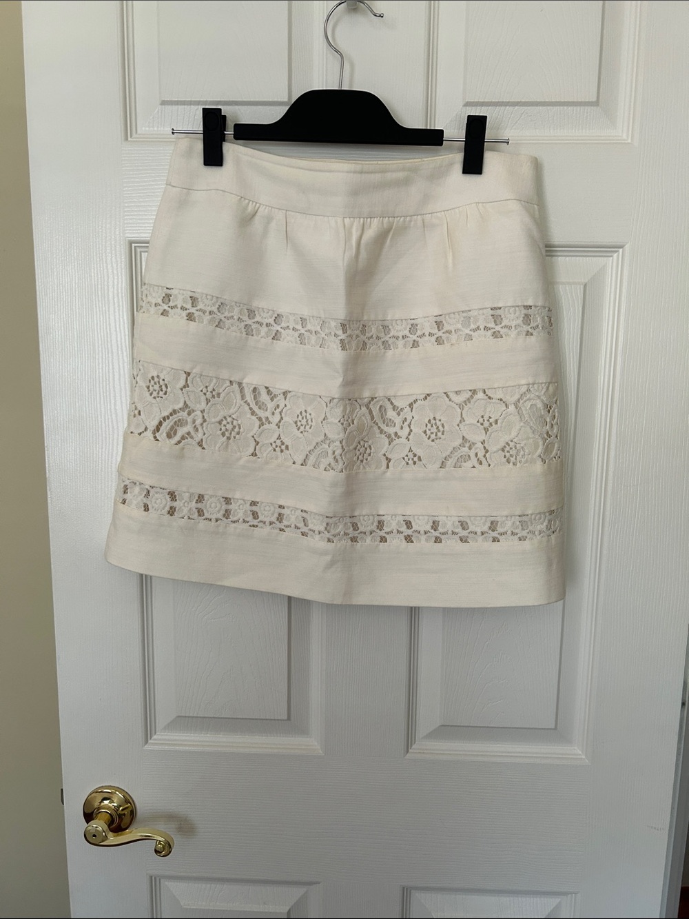 LOFT Cream Lace-Striped A-Line Skirt With Embroidered Flowers Sz 6